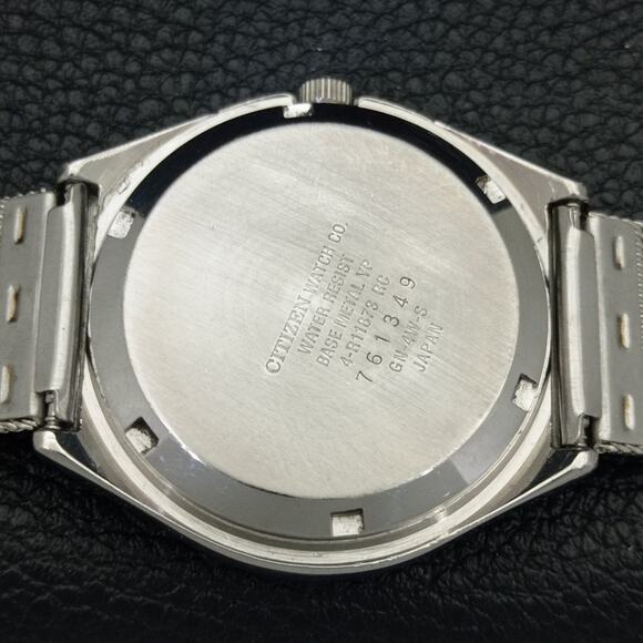 Vintage 1972 Citizen Automatic Mens Silver Watch W/daydate & Red/Blue accents - Picture 8 of 10